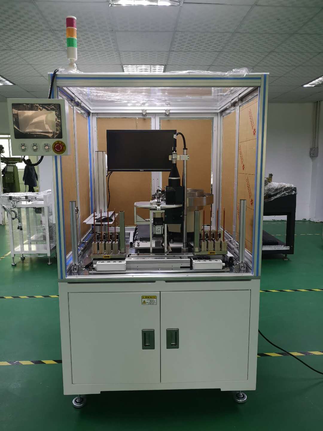 Máy tự động kiểm tra và sắp xếp sản phẩm